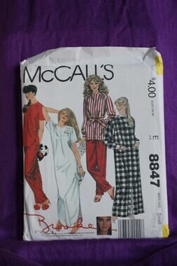 McCalls 8847 Nightgown robe Pajama pattern size small